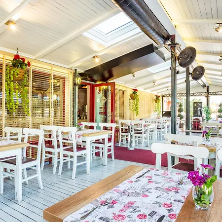 Saint George & Medical Otel